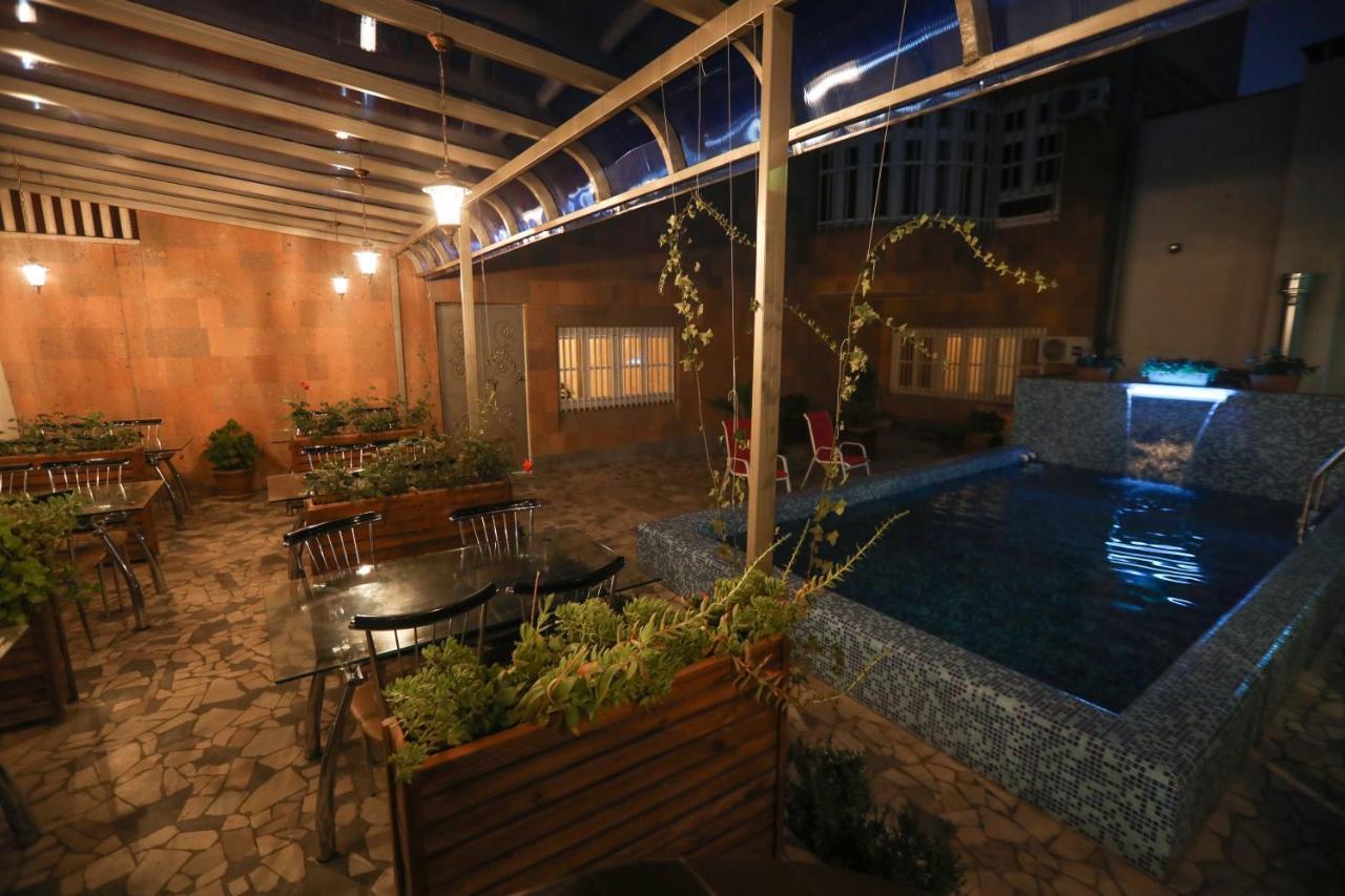 Alba Hotel Jerevan Eksteriør bilde